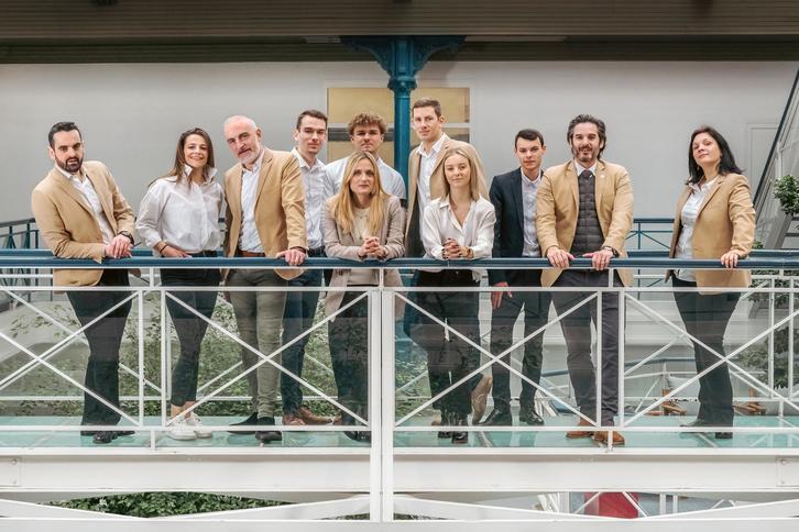 l'équipe de l'agence Reine Immobilier