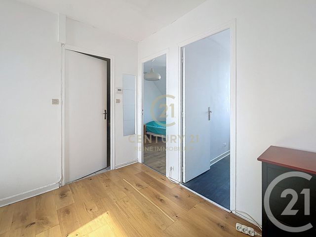 Appartement T3 à vendre - 3 pièces - 42.0 m2 - RENNES - 35 - BRETAGNE - Century 21 Reine Immobilier