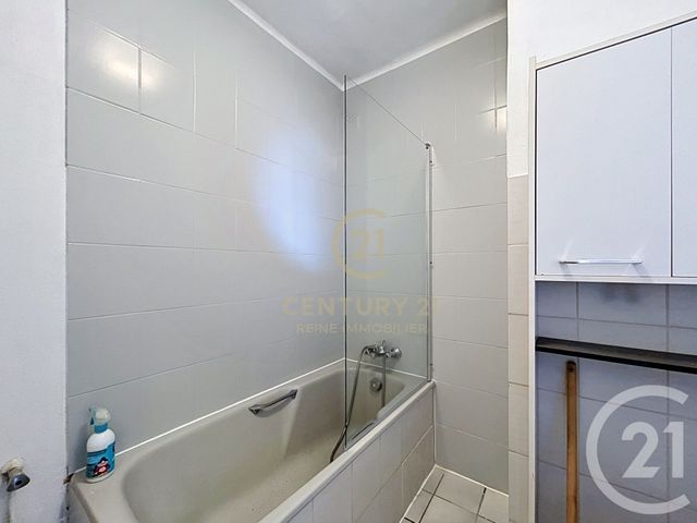 Appartement T3 à vendre - 3 pièces - 42.0 m2 - RENNES - 35 - BRETAGNE - Century 21 Reine Immobilier
