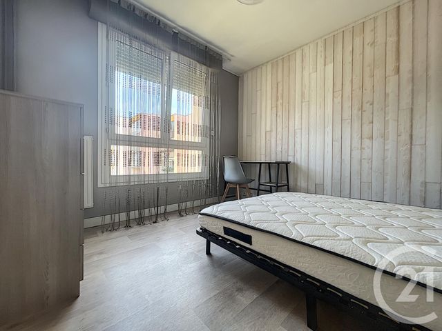 Afficher la photo en grand appartement à louer - 5 pièces - 97.0 m2 - RENNES - 35 - BRETAGNE - Century 21 Reine Immobilier