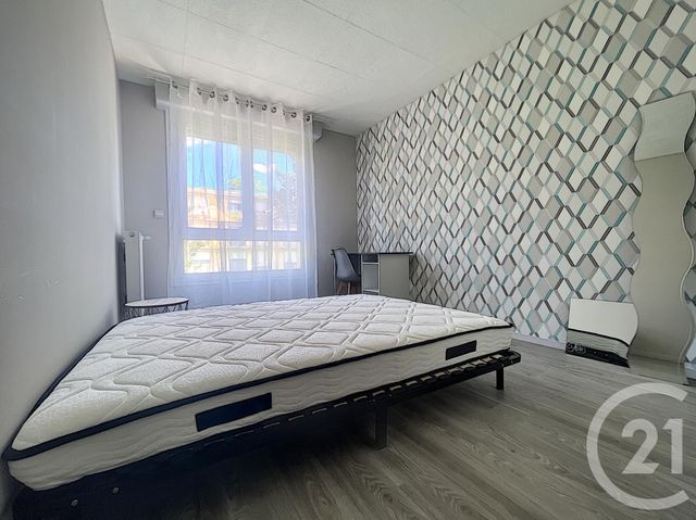 Afficher la photo en grand appartement à louer - 5 pièces - 97.0 m2 - RENNES - 35 - BRETAGNE - Century 21 Reine Immobilier