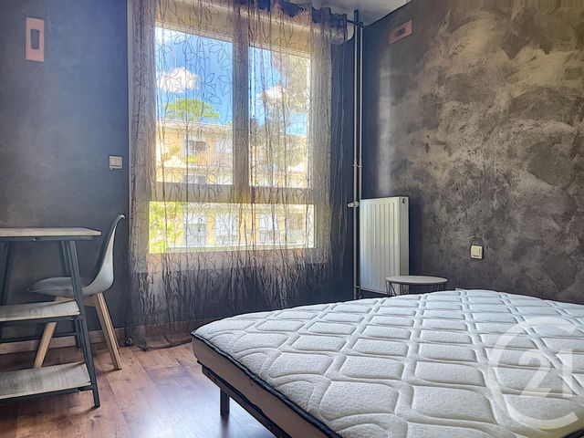 Afficher la photo en grand appartement à louer - 5 pièces - 97.0 m2 - RENNES - 35 - BRETAGNE - Century 21 Reine Immobilier
