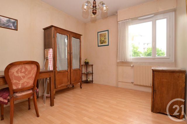 Afficher la photo en grand Appartement T4 à vendre - 4 pièces - 78.0 m2 - RENNES - 35 - BRETAGNE - Century 21 Reine Immobilier