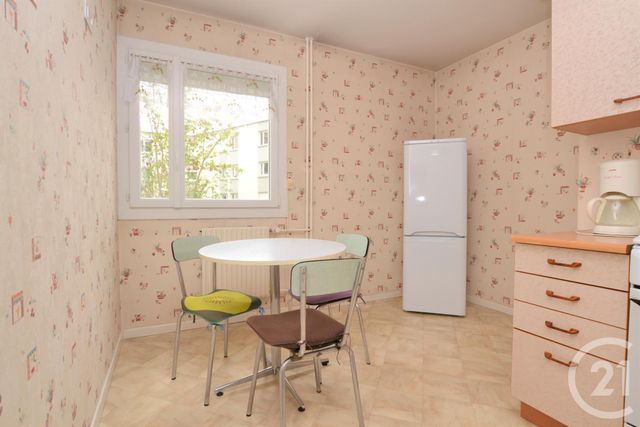 Afficher la photo en grand Appartement T4 à vendre - 4 pièces - 78.0 m2 - RENNES - 35 - BRETAGNE - Century 21 Reine Immobilier