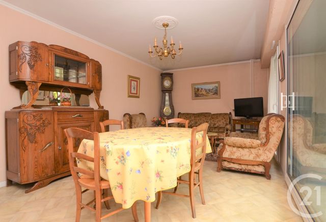 Afficher la photo en grand Appartement T4 à vendre - 4 pièces - 78.0 m2 - RENNES - 35 - BRETAGNE - Century 21 Reine Immobilier