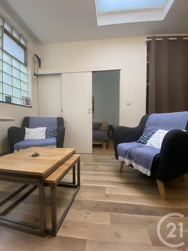 Appartement à vendre - 2 pièces - 28.0 m2 - RENNES - 35 - BRETAGNE - Century 21 Reine Immobilier Appartement à vendre - 2 pièces - 28.0 m2 - RENNES - 35 - BRETAGNE - Century 21 Reine Immobilier