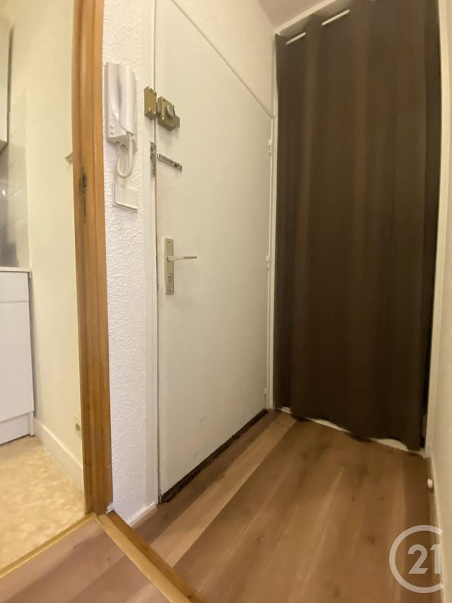 Appartement à vendre - 2 pièces - 28.0 m2 - RENNES - 35 - BRETAGNE - Century 21 Reine Immobilier Appartement à vendre - 2 pièces - 28.0 m2 - RENNES - 35 - BRETAGNE - Century 21 Reine Immobilier