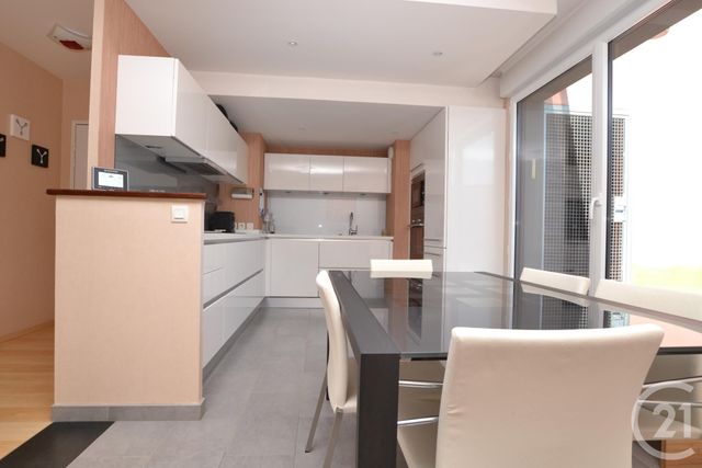 Appartement F4 à vendre - 4 pièces - 94.09 m2 - RENNES - 35 - BRETAGNE - Century 21 Reine Immobilier Appartement F4 à vendre - 4 pièces - 94.09 m2 - RENNES - 35 - BRETAGNE - Century 21 Reine Immobilier