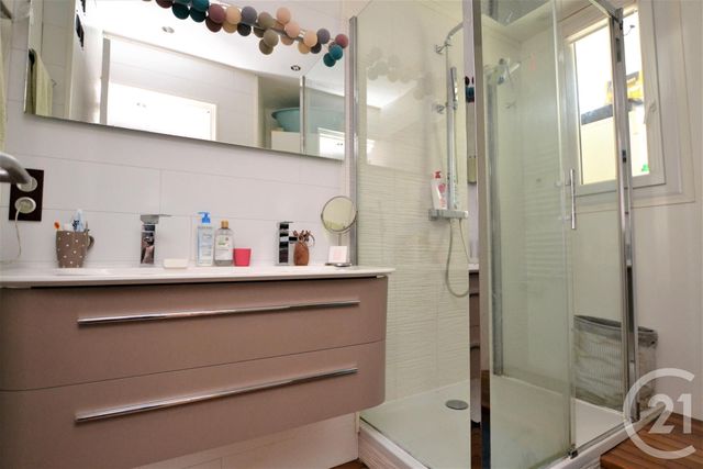 Afficher la photo en grand Appartement F3 à vendre - 3 pièces - 72.94 m2 - RENNES - 35 - BRETAGNE - Century 21 Reine Immobilier