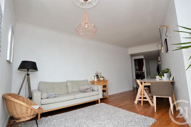 Afficher la photo en grand Appartement F3 à vendre - 3 pièces - 72.94 m2 - RENNES - 35 - BRETAGNE - Century 21 Reine Immobilier