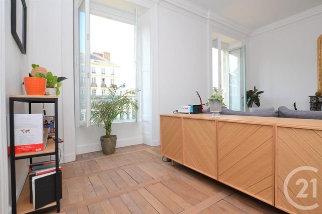 Afficher la photo en grand Appartement T3 à vendre - 3 pièces - 76.85 m2 - RENNES - 35 - BRETAGNE - Century 21 Reine Immobilier