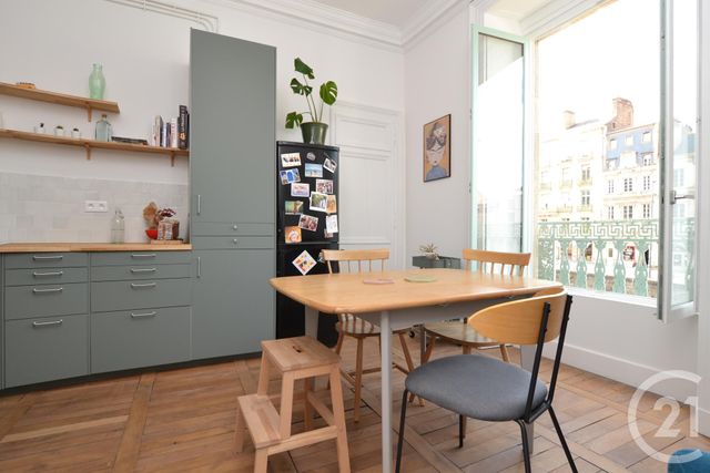 Afficher la photo en grand Appartement T3 à vendre - 3 pièces - 76.85 m2 - RENNES - 35 - BRETAGNE - Century 21 Reine Immobilier