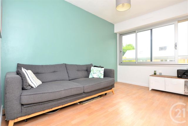 Afficher la photo en grand Appartement F4 à vendre - 4 pièces - 100.0 m2 - RENNES - 35 - BRETAGNE - Century 21 Reine Immobilier