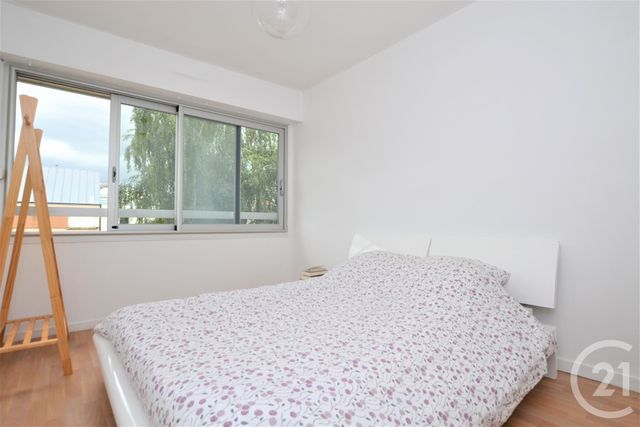 Afficher la photo en grand Appartement F4 à vendre - 4 pièces - 100.0 m2 - RENNES - 35 - BRETAGNE - Century 21 Reine Immobilier