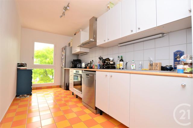 Afficher la photo en grand Appartement F4 à vendre - 4 pièces - 100.0 m2 - RENNES - 35 - BRETAGNE - Century 21 Reine Immobilier