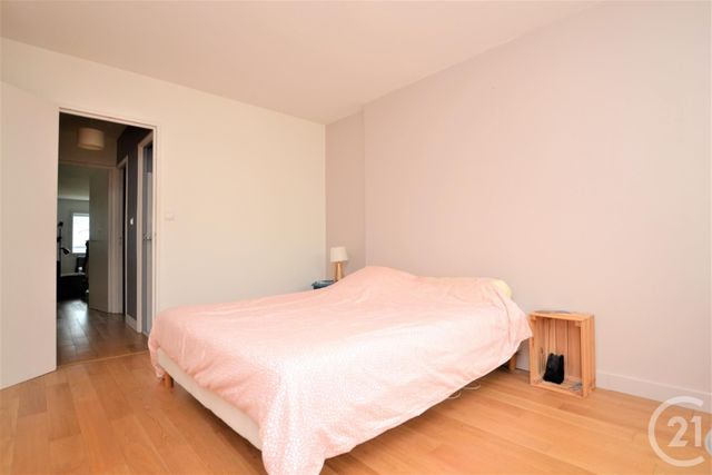 Afficher la photo en grand Appartement F4 à vendre - 4 pièces - 100.0 m2 - RENNES - 35 - BRETAGNE - Century 21 Reine Immobilier