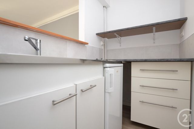 Afficher la photo en grand Appartement T2 à vendre - 2 pièces - 26.0 m2 - RENNES - 35 - BRETAGNE - Century 21 Reine Immobilier