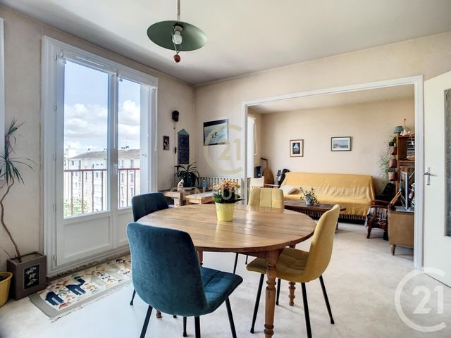 Appartement F4 à vendre - 4 pièces - 67.0 m2 - ST JACQUES DE LA LANDE - 35 - BRETAGNE - Century 21 Reine Immobilier