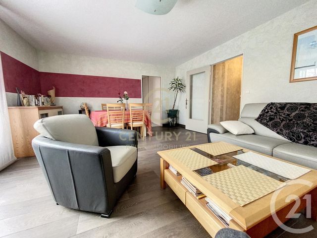 Appartement F4 à vendre - 4 pièces - 83.0 m2 - ST JACQUES DE LA LANDE - 35 - BRETAGNE - Century 21 Reine Immobilier