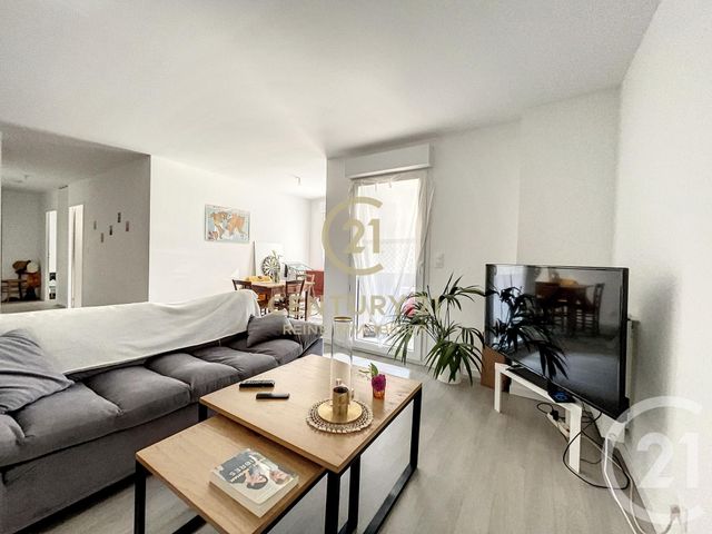 Appartement T3 à vendre - 3 pièces - 65.71 m2 - ST JACQUES DE LA LANDE - 35 - BRETAGNE - Century 21 Reine Immobilier