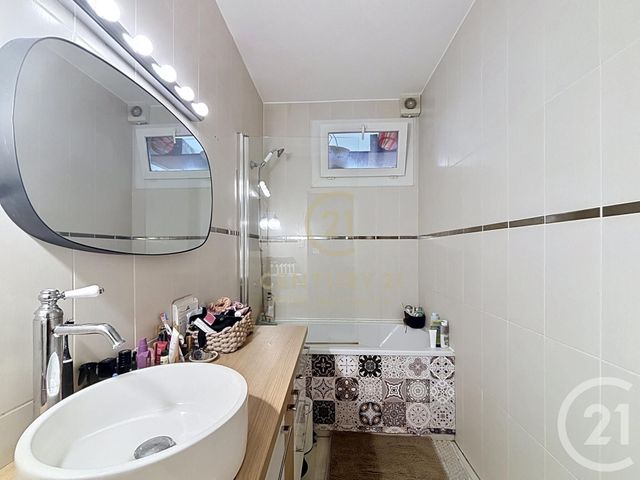 Appartement T3 à vendre - 3 pièces - 62.0 m2 - RENNES - 35 - BRETAGNE - Century 21 Reine Immobilier