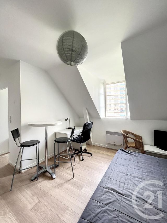 Appartement F1 à louer - 1 pièce - 23.78 m2 - RENNES - 35 - BRETAGNE - Century 21 Reine Immobilier