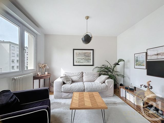 Afficher la photo en grand Appartement T4 à vendre - 4 pièces - 75.0 m2 - RENNES - 35 - BRETAGNE - Century 21 Reine Immobilier