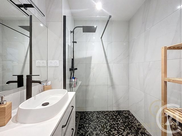 Afficher la photo en grand Appartement T4 à vendre - 4 pièces - 75.0 m2 - RENNES - 35 - BRETAGNE - Century 21 Reine Immobilier