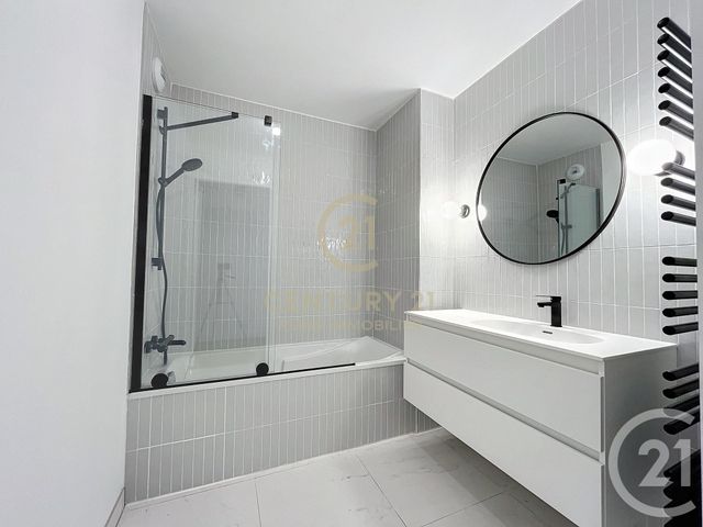 Appartement T4 à louer - 4 pièces - 101.85 m2 - RENNES - 35 - BRETAGNE - Century 21 Reine Immobilier