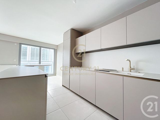 Appartement T4 à louer - 4 pièces - 101.85 m2 - RENNES - 35 - BRETAGNE - Century 21 Reine Immobilier