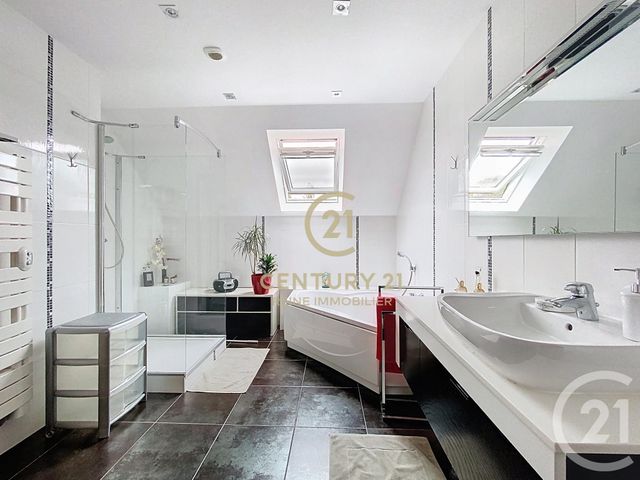 maison à vendre - 6 pièces - 151.9 m2 - VEZIN LE COQUET - 35 - BRETAGNE - Century 21 Reine Immobilier