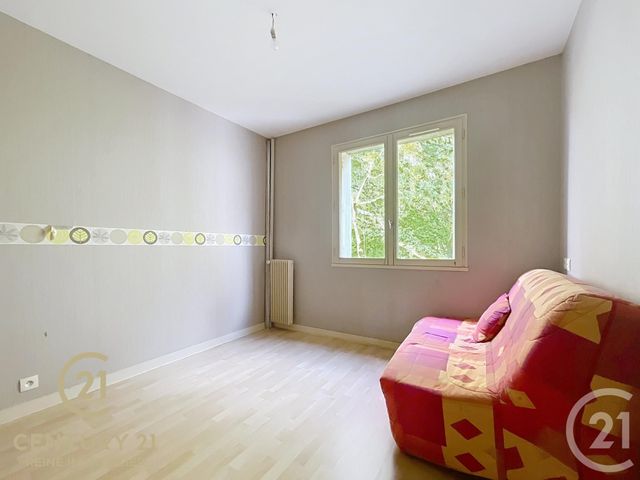 Afficher la photo en grand Appartement T5 à vendre - 5 pièces - 91.35 m2 - RENNES - 35 - BRETAGNE - Century 21 Reine Immobilier