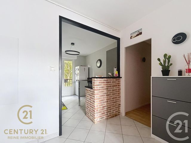 Afficher la photo en grand Appartement T5 à vendre - 5 pièces - 91.35 m2 - RENNES - 35 - BRETAGNE - Century 21 Reine Immobilier