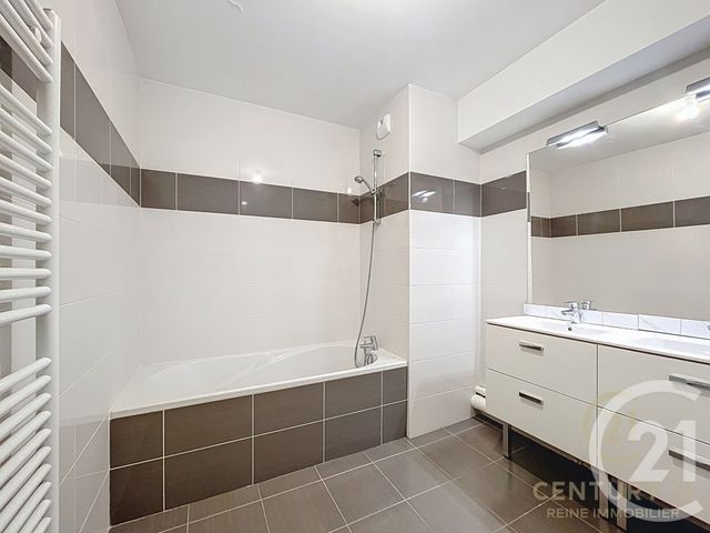 Appartement F4 à vendre - 4 pièces - 80.48 m2 - CHARTRES DE BRETAGNE - 35 - BRETAGNE - Century 21 Reine Immobilier