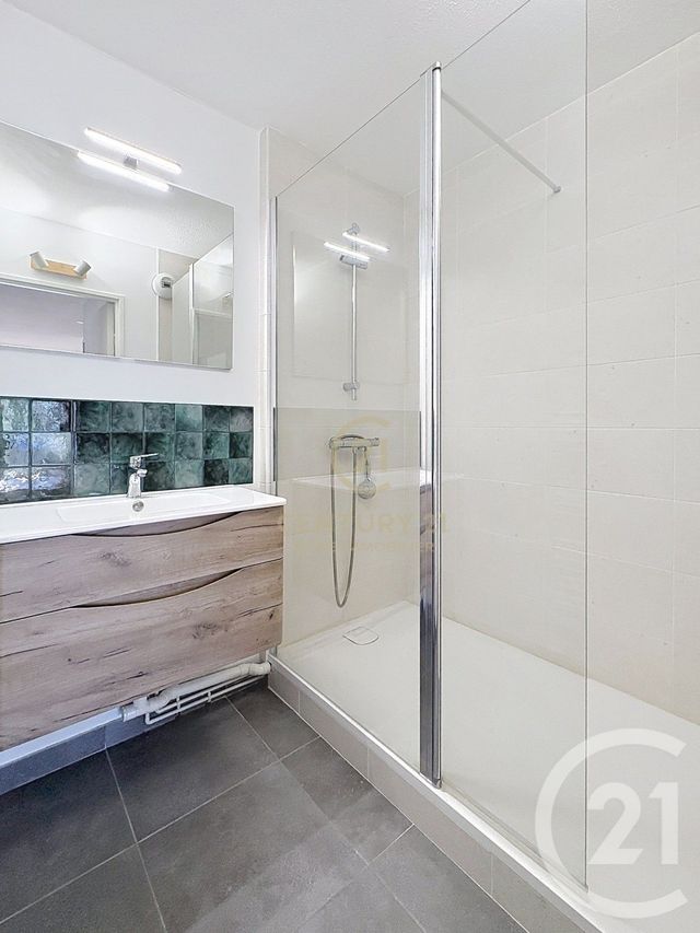 Appartement T3 à louer - 3 pièces - 64.49 m2 - RENNES - 35 - BRETAGNE - Century 21 Reine Immobilier