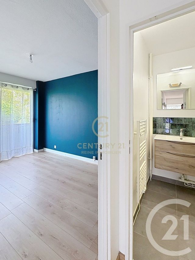 Appartement T3 à louer - 3 pièces - 64.49 m2 - RENNES - 35 - BRETAGNE - Century 21 Reine Immobilier