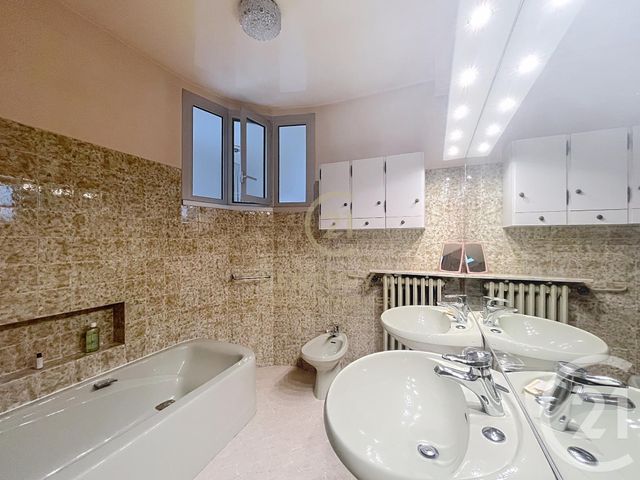 Appartement T4 à vendre - 4 pièces - 112.76 m2 - RENNES - 35 - BRETAGNE - Century 21 Reine Immobilier