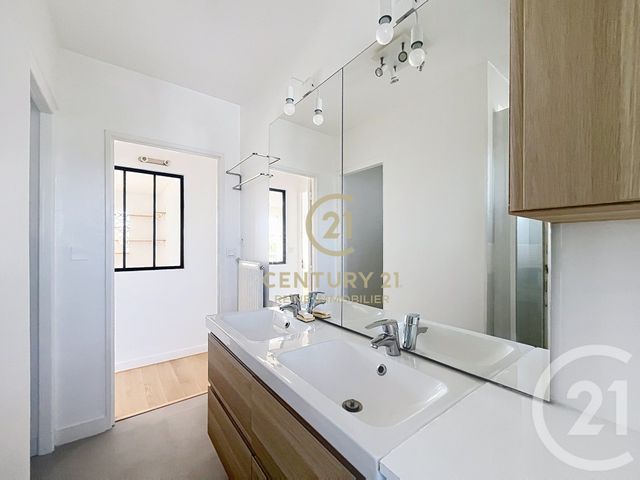 Appartement T3 à vendre - 3 pièces - 62.37 m2 - RENNES - 35 - BRETAGNE - Century 21 Reine Immobilier