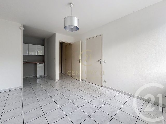 Appartement T2 à louer - 2 pièces - 29.97 m2 - RENNES - 35 - BRETAGNE - Century 21 Reine Immobilier