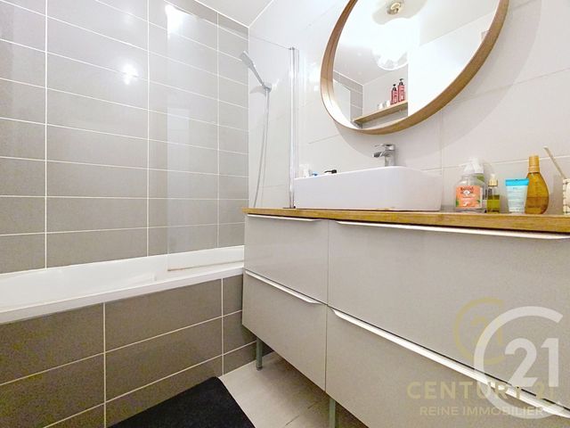 Appartement F3 à vendre - 3 pièces - 74.05 m2 - RENNES - 35 - BRETAGNE - Century 21 Reine Immobilier