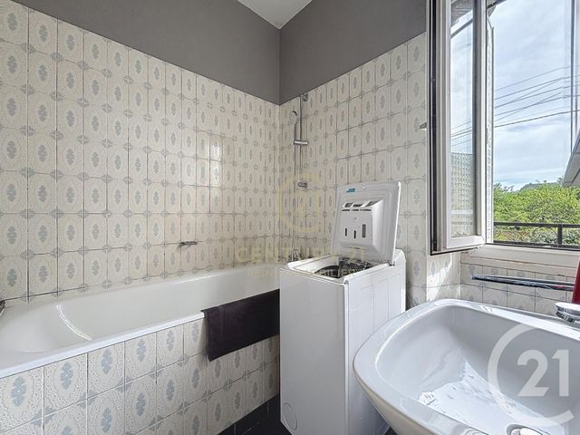 Appartement T2 à vendre - 2 pièces - 46.67 m2 - RENNES - 35 - BRETAGNE - Century 21 Reine Immobilier