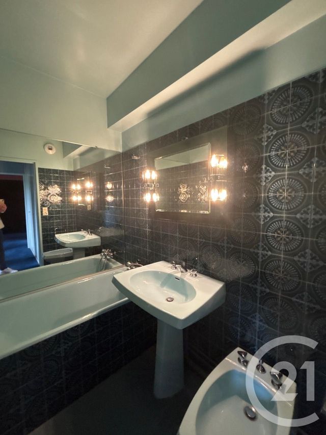 Appartement T3 à vendre - 3 pièces - 62.84 m2 - RENNES - 35 - BRETAGNE - Century 21 Reine Immobilier