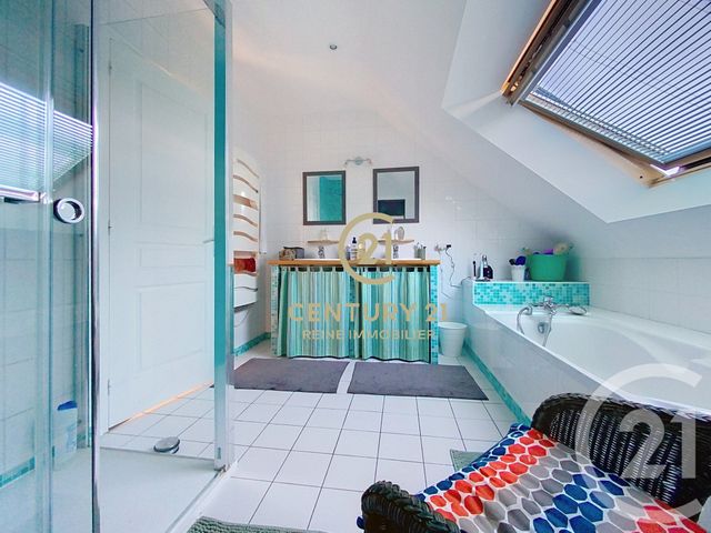 maison à vendre - 7 pièces - 191.0 m2 - CHAVAGNE - 35 - BRETAGNE - Century 21 Reine Immobilier