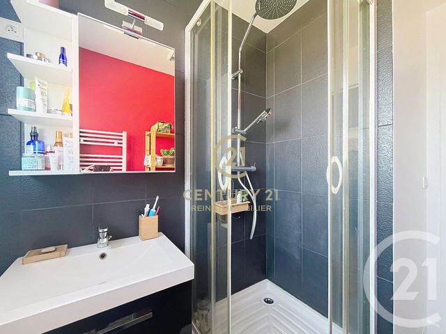 Appartement T2 à vendre - 2 pièces - 45.11 m2 - RENNES - 35 - BRETAGNE - Century 21 Reine Immobilier
