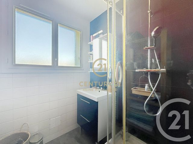 Appartement T2 à vendre - 2 pièces - 45.11 m2 - RENNES - 35 - BRETAGNE - Century 21 Reine Immobilier
