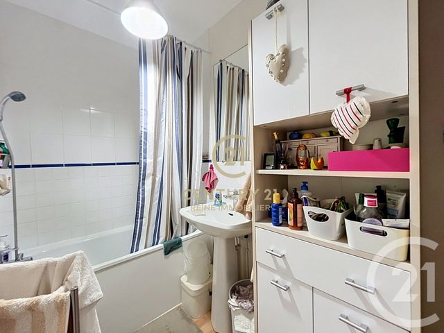 Appartement T2 à vendre - 2 pièces - 47.06 m2 - RENNES - 35 - BRETAGNE - Century 21 Reine Immobilier