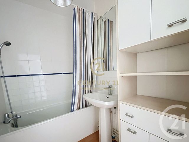 Appartement T2 à vendre - 2 pièces - 47.06 m2 - RENNES - 35 - BRETAGNE - Century 21 Reine Immobilier