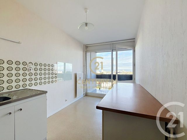 Appartement T2 à vendre - 2 pièces - 47.06 m2 - RENNES - 35 - BRETAGNE - Century 21 Reine Immobilier