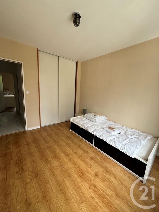 Appartement T3 à louer - 3 pièces - 61.73 m2 - RENNES - 35 - BRETAGNE - Century 21 Reine Immobilier