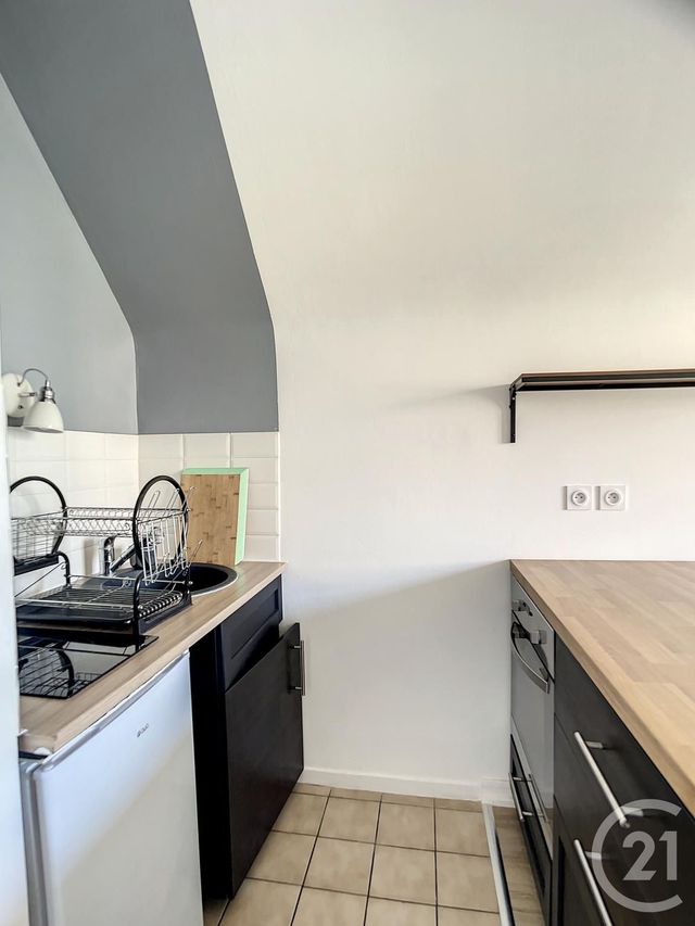 Appartement T2 à louer - 2 pièces - 26.58 m2 - RENNES - 35 - BRETAGNE - Century 21 Reine Immobilier
